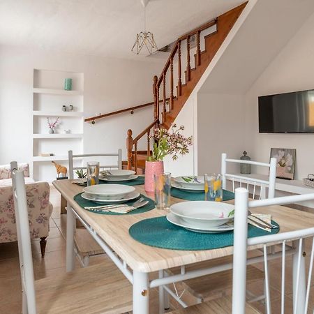Traditional Suburbs Maisonette Cos Exterior foto