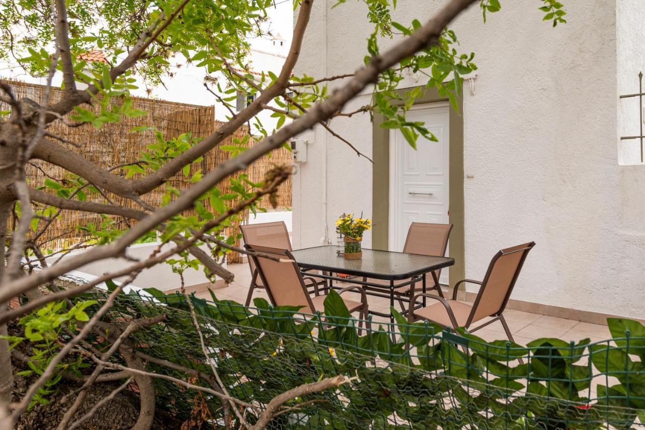 Traditional Suburbs Maisonette Cos Exterior foto